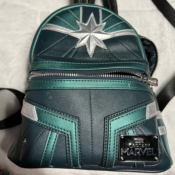 Captain Marvel Green Suit Backpack & Wallet Set - Picture 3 of 7